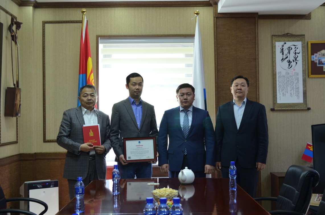 Харилцаа холбоо, мэдээлэл технологийн салбарын тэргүүлэх байгууллагуудын нэг Жи-Мобайл ХХК 10 жилийн ойн мэнд хүргэе. 